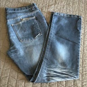 PD&C— Distressed Jeans